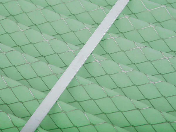 Medium efficiency air filter with green filter materials details display